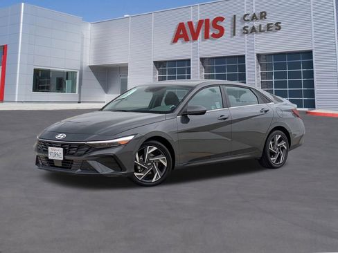 Used 2025 Hyundai Elantra SEL FWD image 1