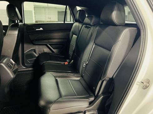 Used 2022 Volkswagen Atlas Cross Sport SE FWD image 23