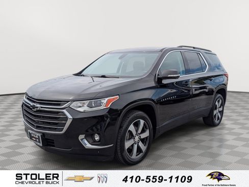 Used 2020 Chevrolet Traverse LT w/ LT Premium Package AWD/4WD image 1