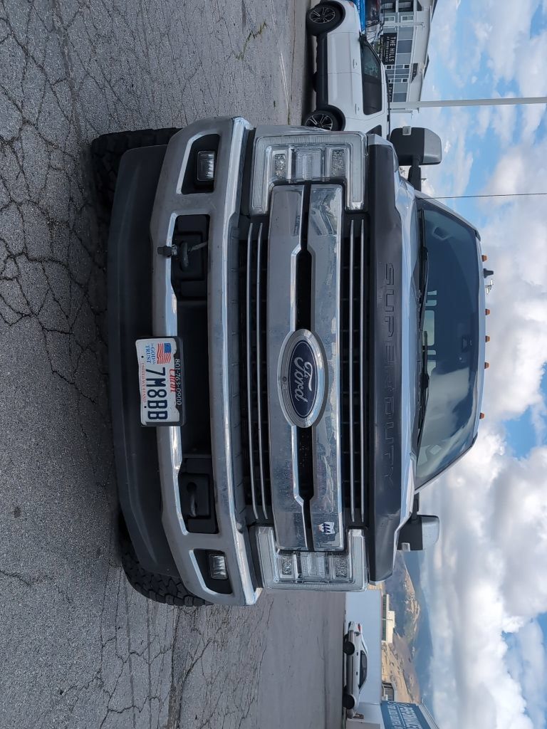 Used 2019 Ford F350 Lariat w/ Lariat Ultimate Package AWD/4WD image 3