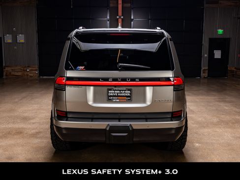 Used 2024 Lexus GX 550 w/ Accessory Package (Z1) AWD/4WD image 8