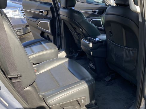 Used 2020 Kia Telluride S FWD image 27