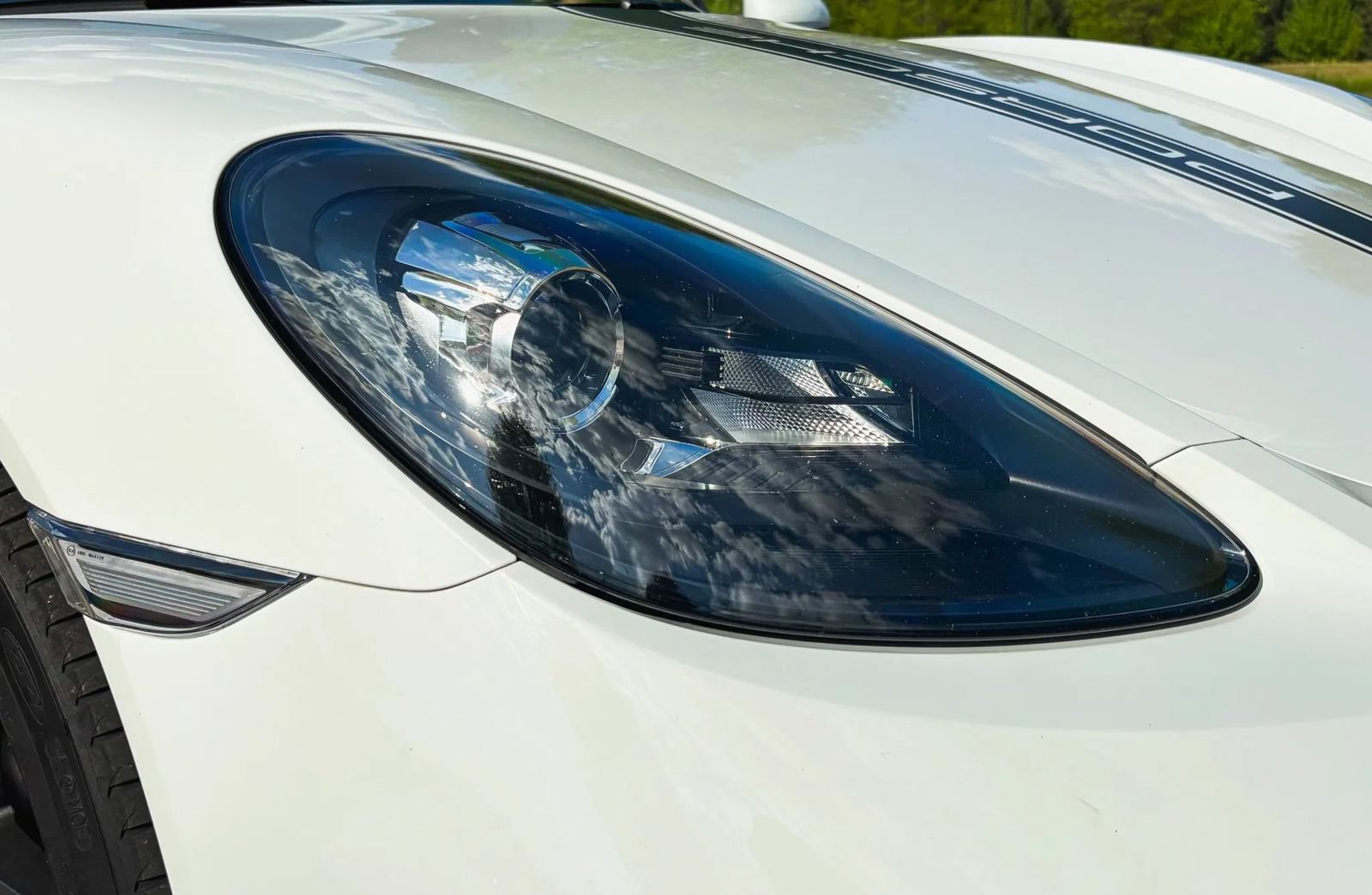 Used 2018 Porsche 718 Cayman RWD image 3