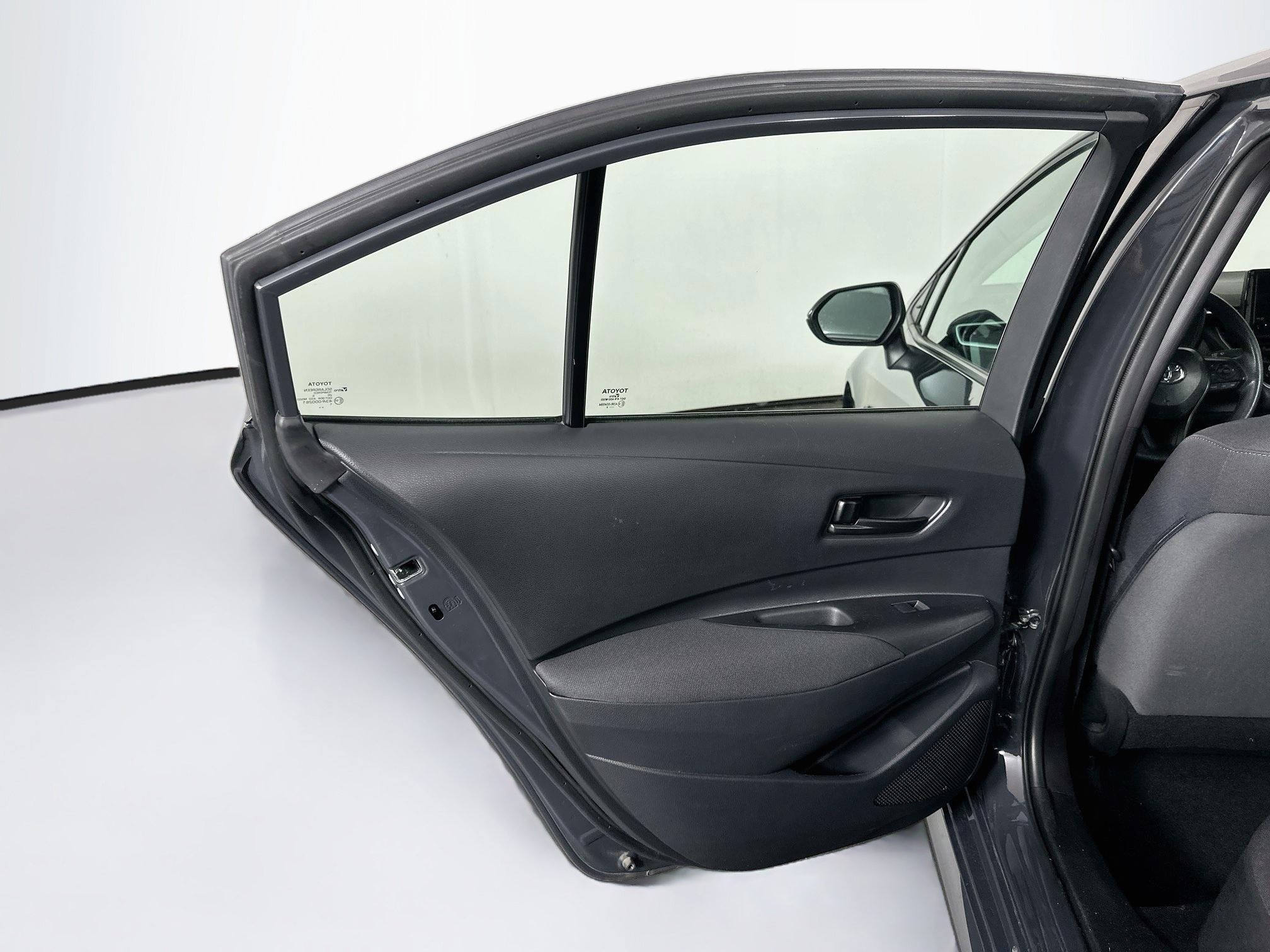 Used 2025 Toyota Corolla LE FWD image 25
