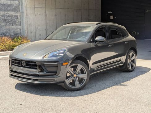 New 2026 Porsche Macan AWD/4WD image 1