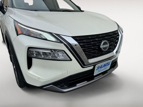 Used 2023 Nissan Rogue SL w/ SL Premium Package image 6