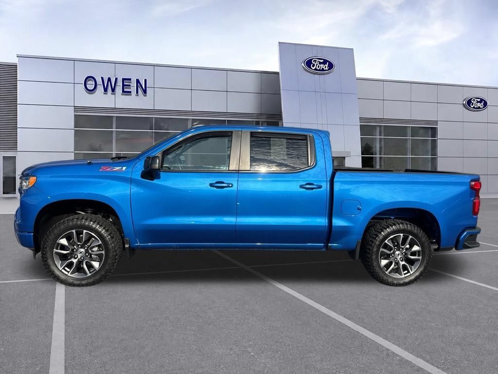 Used 2024 Chevrolet Silverado 1500 RST w/ Z71 Off-Road Package AWD/4WD image 2