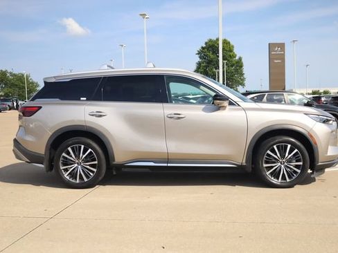 Used 2023 INFINITI QX60 Sensory w/ Cargo Package AWD/4WD image 3