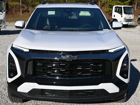 New 2026 Chevrolet Equinox ACTIV w/ Convenience Package III AWD/4WD image 5
