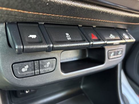 Used 2022 GMC Canyon AT4 image 46