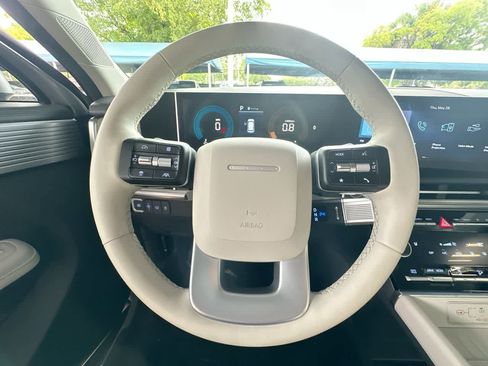 Used 2025 Hyundai Santa Fe SEL FWD image 15