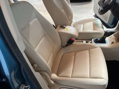 Used 2017 Volkswagen Tiguan S image 18