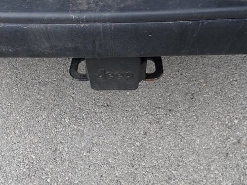 Used 2018 Jeep Wrangler Unlimited Sahara w/ Uconnect 4C Nav & Sound Group image 10