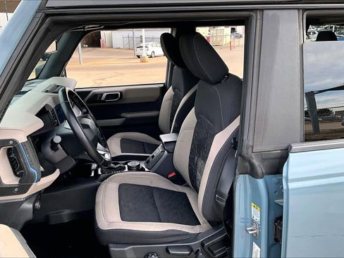 Used 2022 Ford Bronco Wildtrak image 8