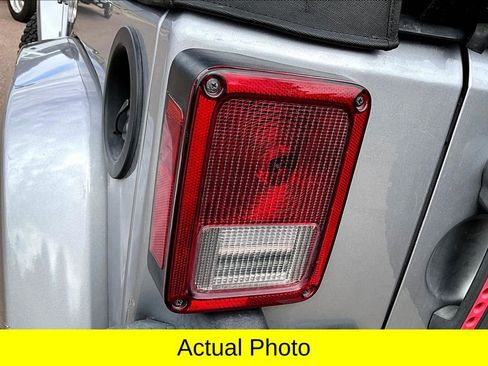 Used 2016 Jeep Wrangler Unlimited Sahara w/ Connectivity Group image 32