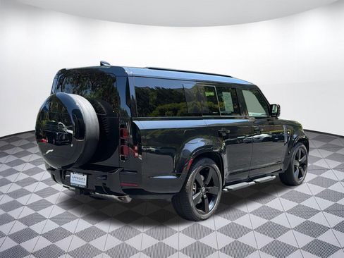 Certified 2025 Land Rover Defender 130 X-Dynamic SE AWD/4WD image 9