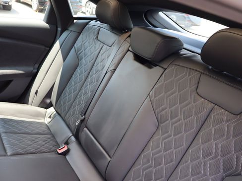 Used 2025 Audi S6 e-tron Premium Plus w/ Premium Plus AWD/4WD image 24