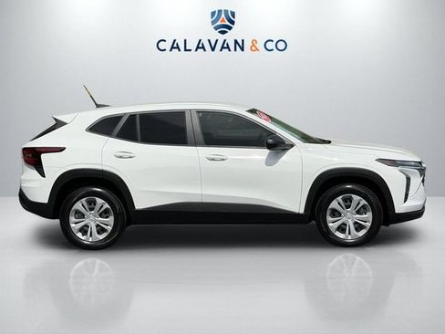 Used 2025 Chevrolet Trax LS FWD image 8