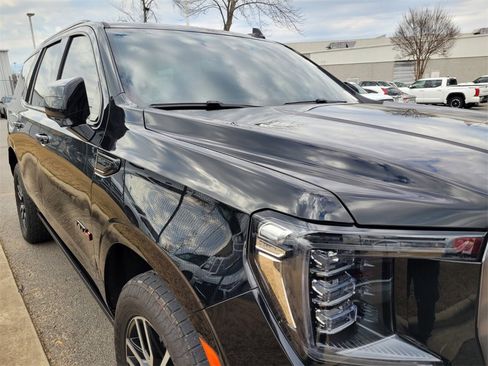 Used 2023 GMC Yukon AT4 image 9
