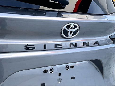 New 2026 Toyota Sienna LE image 6