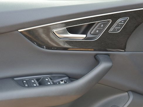 Used 2021 Audi Q7 3.0T Premium Plus image 9