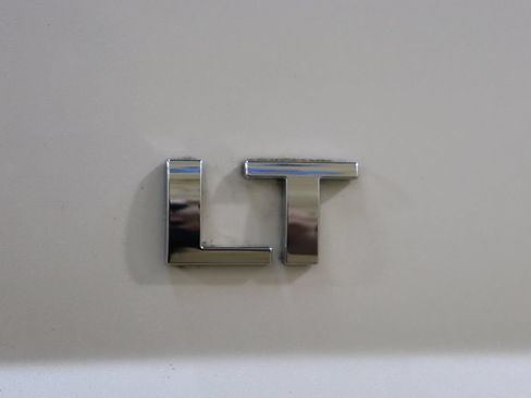 Used 2015 Chevrolet Tahoe LT RWD image 18