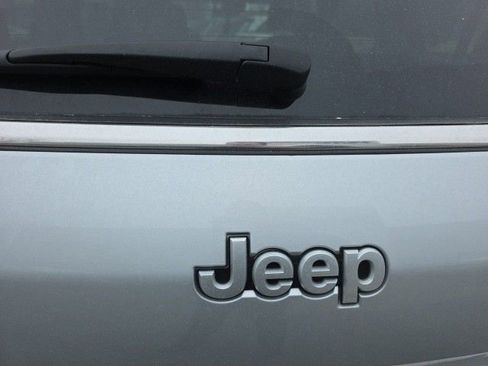 Used 2025 Jeep Grand Cherokee L Overland w/ Advanced Protech Group III image 21