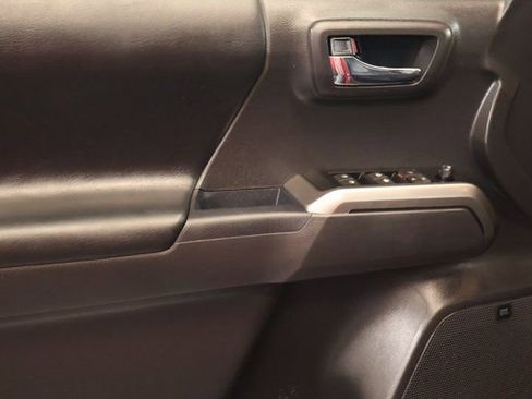 Used 2023 Toyota Tacoma Limited image 6