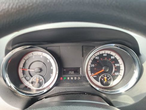 Used 2016 Dodge Grand Caravan SXT FWD image 5