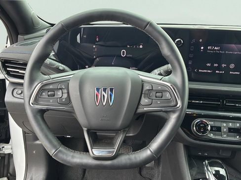 Used 2025 Buick Envista Sport Touring w/ Convenience I Package image 21