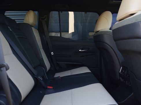 Used 2025 Lexus GX 550 AWD/4WD image 35
