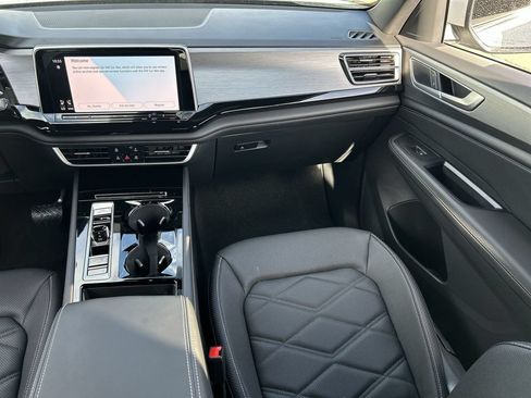 New 2026 Volkswagen Atlas Cross Sport SE FWD image 12