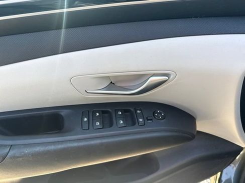 Used 2023 Hyundai Tucson SEL FWD image 11