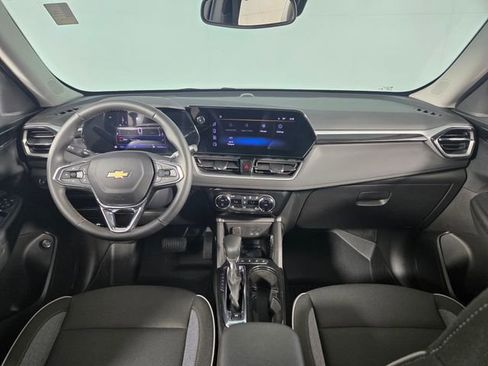 Used 2025 Chevrolet TrailBlazer LT w/ Convenience Package FWD image 25