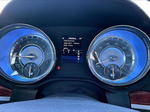Used 2014 Chrysler 300 image 17