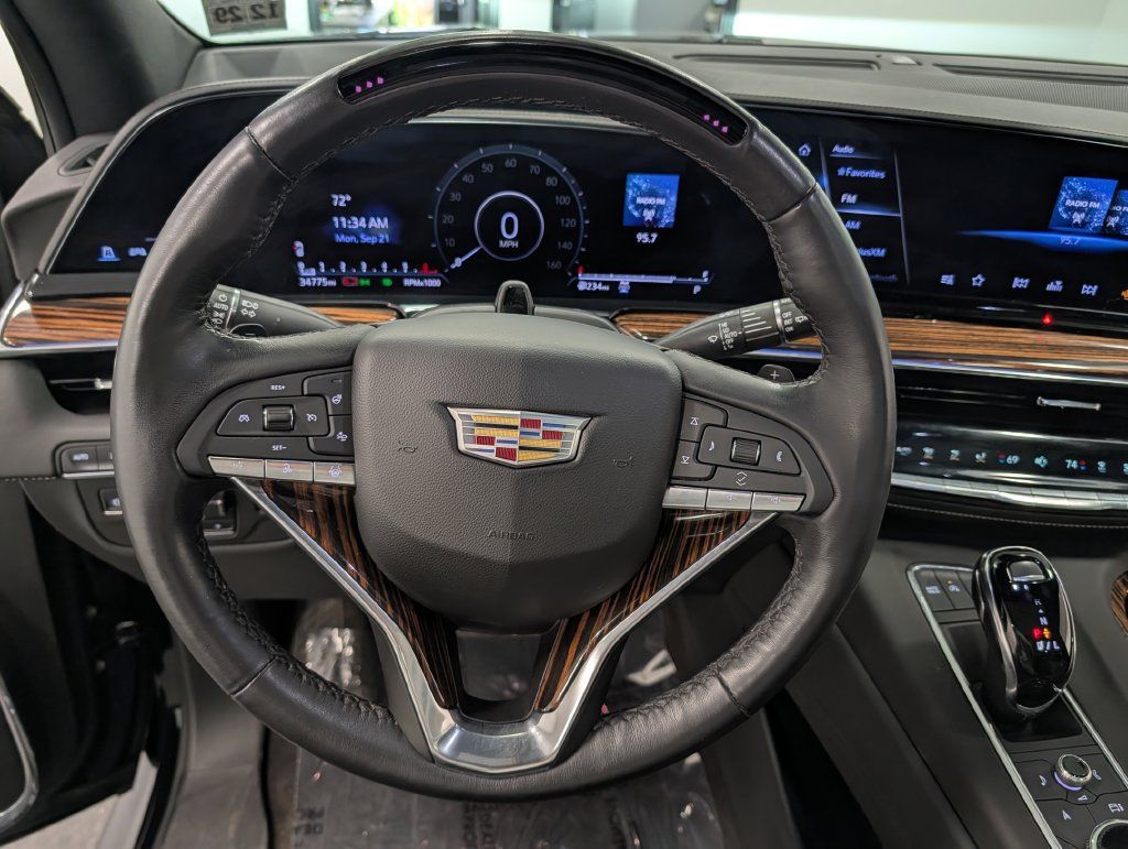 Used 2024 Cadillac Escalade Premium Luxury w/ Performance Package AWD/4WD image 25