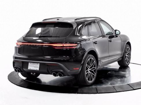 Certified 2025 Porsche Macan Turbo image 7