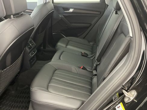Used 2023 Audi Q5 Premium w/ Convenience Package image 34