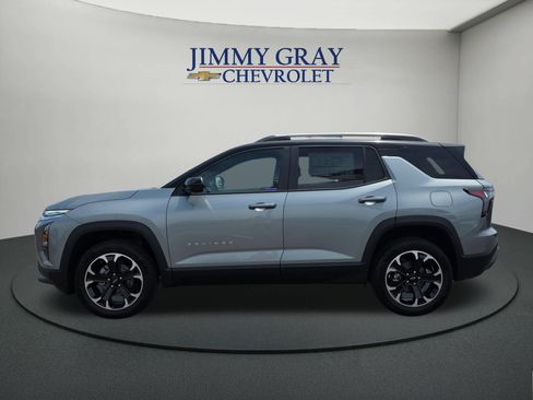 New 2026 Chevrolet Equinox LT w/ Convenience Package II FWD image 2