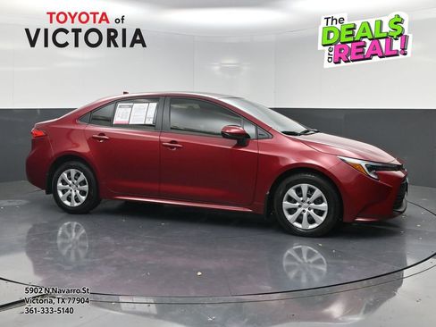 Used 2025 Toyota Corolla LE FWD image 1