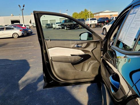 Used 2024 Chevrolet Trax LT image 10