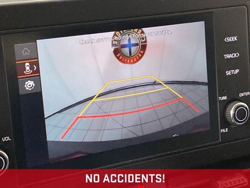 Used 2025 Kia Sportage LX image 4