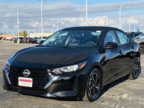 New 2025 Nissan Sentra SV image 2