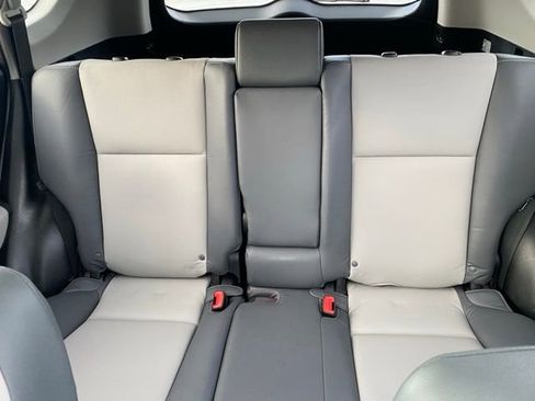 Used 2015 Toyota RAV4 Limited AWD/4WD image 21