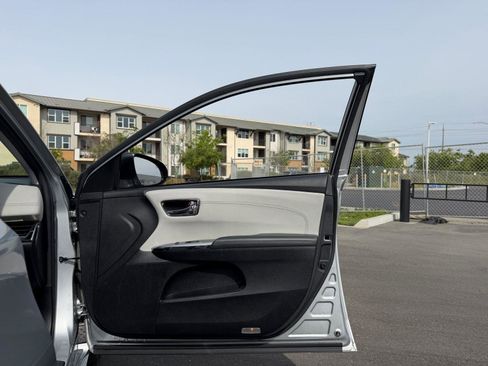 Used 2018 Toyota Avalon XLE w/ Carpet Mat Package image 14