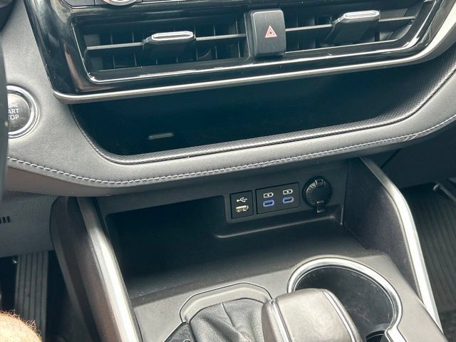 Used 2022 Toyota Highlander XLE AWD/4WD image 53