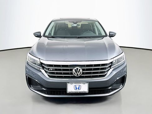 Used 2020 Volkswagen Passat 2.0T R-Line FWD image 2