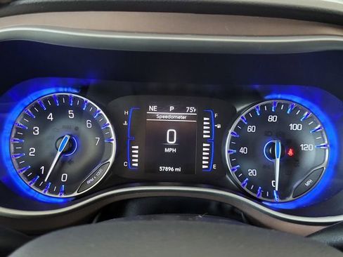 Used 2024 Chrysler Voyager LX image 27