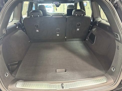 Used 2023 Jeep Grand Cherokee Overland image 28