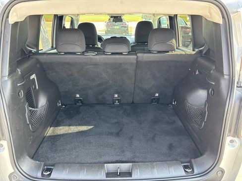 Used 2018 Jeep Renegade Altitude image 21